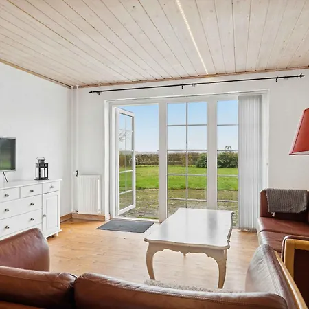 Country In Cosy With Horses * Bovlingbjerg